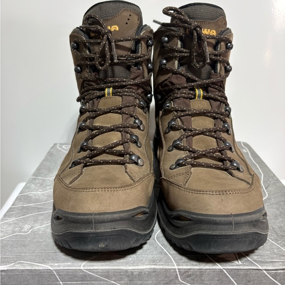 Lowa Men\'s Hiking Boots main image 5